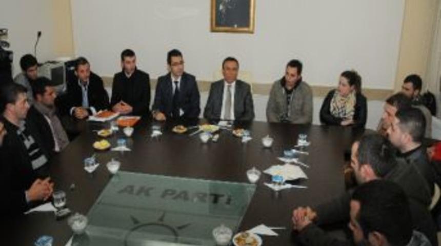 Gen&ccedil;, Ak Gen&ccedil;lerle Buluştu