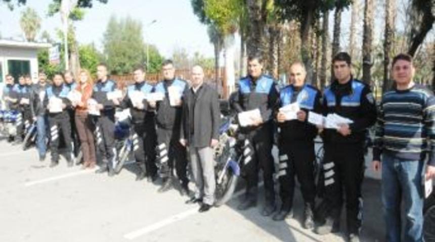 Polisten Uyarıcı Yeni Yıl Tebriği