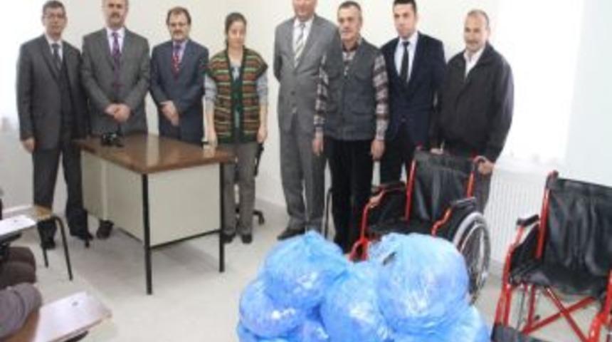 Akhisar Halk Eğitim Merkezi, Mavi Kapakla Engellileri Sevindirdi