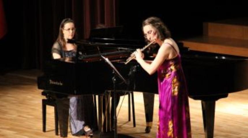 &Ouml;ğretim &Uuml;yelerinden Fl&uuml;t Ve Piyano Resitali