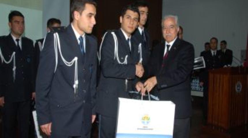 Polis Okulu &Ouml;ğrencileri 2 Bin 73 &Uuml;nite Kan Topladı