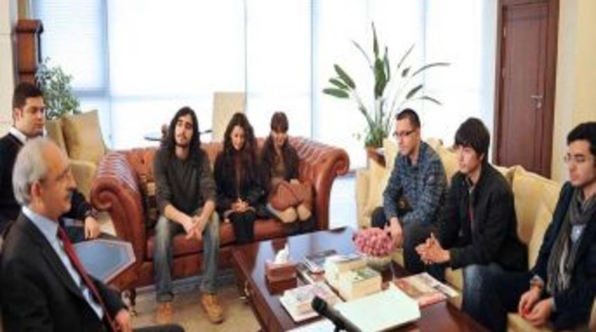 Kılı&ccedil;daroğlu, ODT&Uuml;'l&uuml; &Ouml;ğrencilerle G&ouml;r&uuml;şt&uuml;