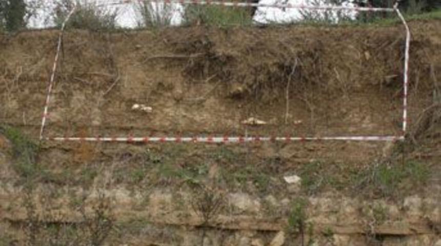 İskeletler şehitliğe ait iddiası