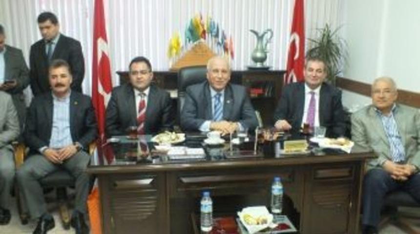 Şandır&rsquo;dan Akdeniz İl&ccedil;e Teşkilatına Ziyaret