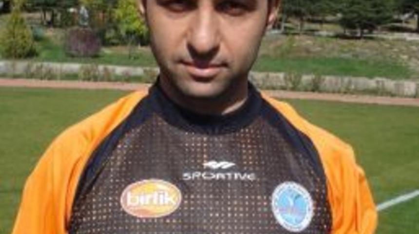 İşitme Engelliler Milli Takımı'na &Uuml;&ccedil; Oyuncu Davet Edildi