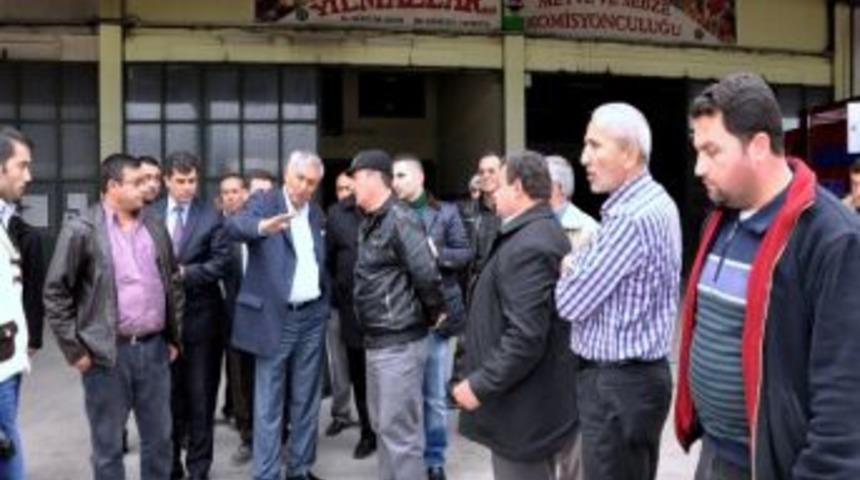 Başkan G&uuml;naydın Hal Esnafı İle Bir Araya Geldi