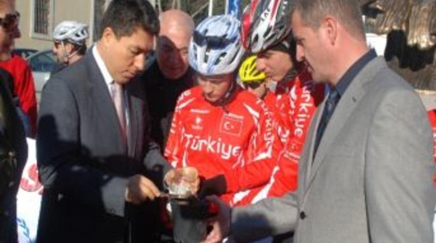 Sarıkamış Şehitleri İ&ccedil;in Pedal &Ccedil;eviriyorlar