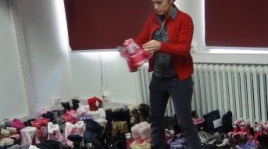 Irak Sınırındaki &Ouml;ğrencilere Yılbaşı Hediyeleri