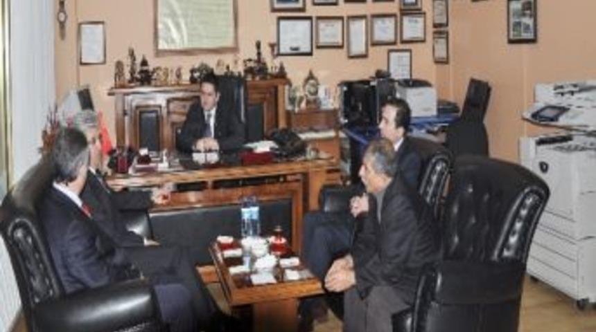 Vali Ey&uuml;p Tepe&rsquo;den Kars Stratejik Araştırmalar Merkezi&rsquo;ne Ziyaret