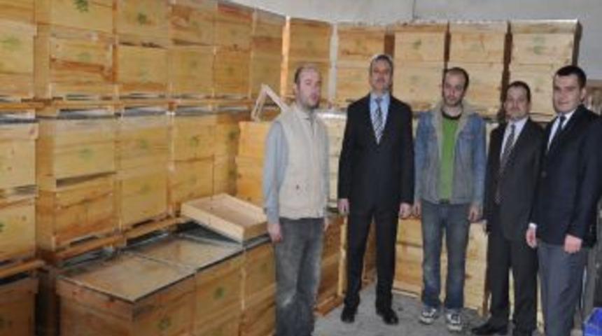 G&uuml;m&uuml;şhane&rsquo;de Organik Arıcılığa Kovan Desteği