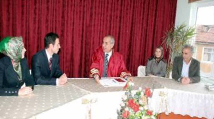Suşehri Belediyesi&rsquo;nde 2012&rsquo;de 94 Kişinin Nikahı Kıyıldı