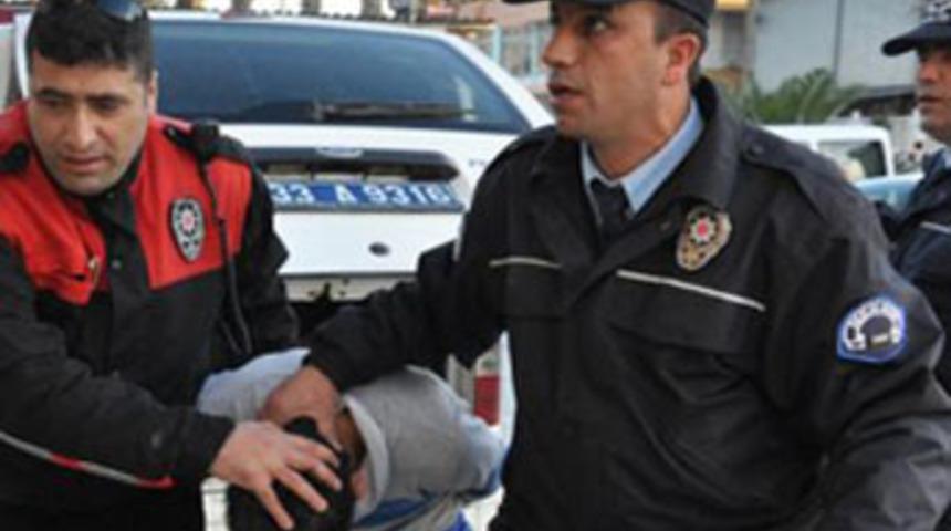 Hırsızlıkla su&ccedil;layan arkadaşını &ouml;ld&uuml;rd&uuml;