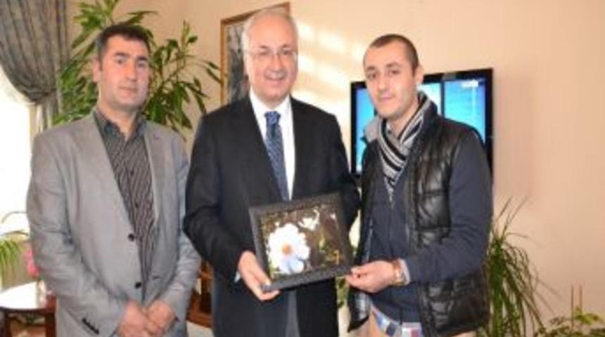 L&ouml;semi Hastası Aykut Can Vali Daş&ouml;z&rsquo;&uuml; Ziyaret Etti