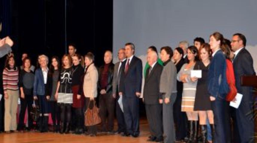 2012 T&uuml;rkiye Topluma Hizmet &Ouml;d&uuml;lleri Sahiplerini Buldu