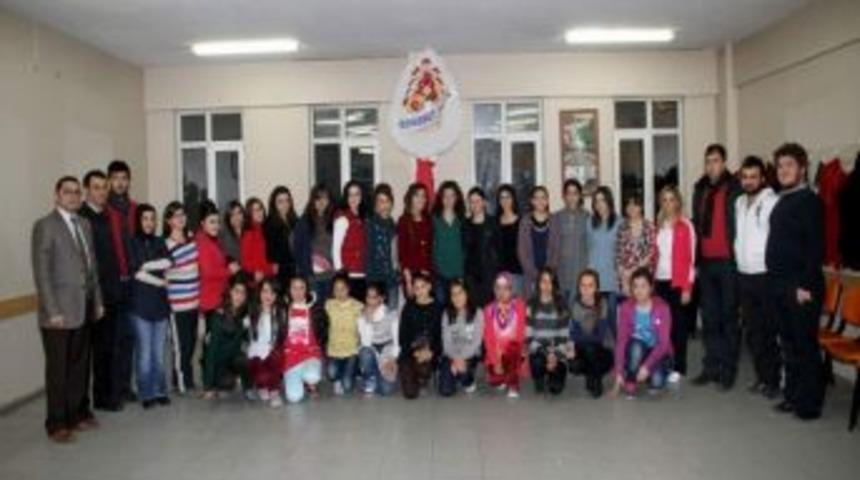 Folklor Kursları Devam Ediyor