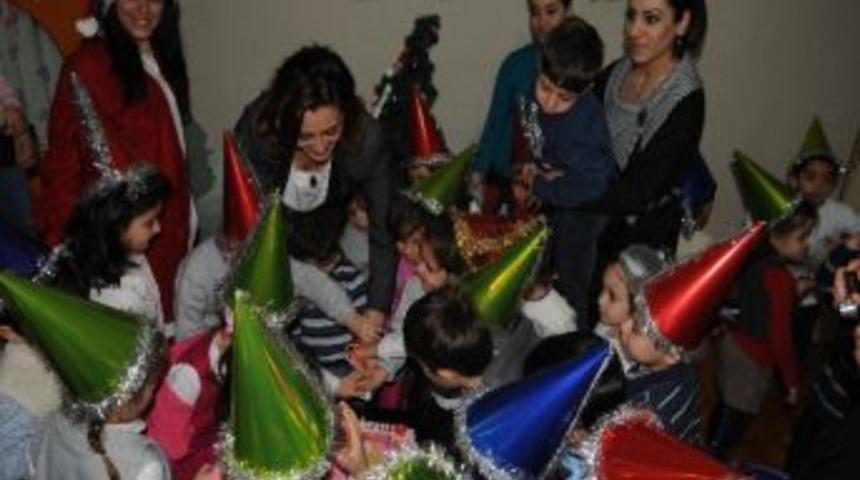 Miniklerden Yeni Yıl Kutlaması