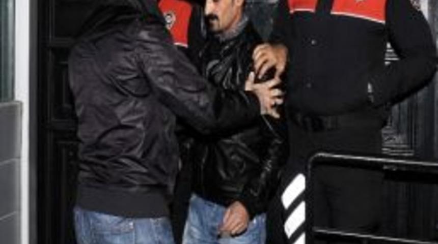 (&ouml;zel Haber) Kadınların Etek Altlarını Kamerayla &Ccedil;eken Tacizciye Su&ccedil;&uuml;st&uuml;
