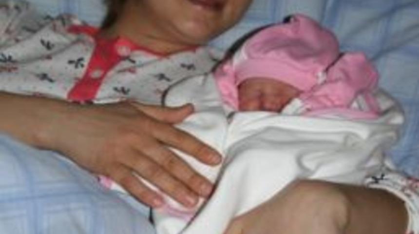 Aydın&rsquo;da 2013 Yılının İlk Ferdi Kız Oldu