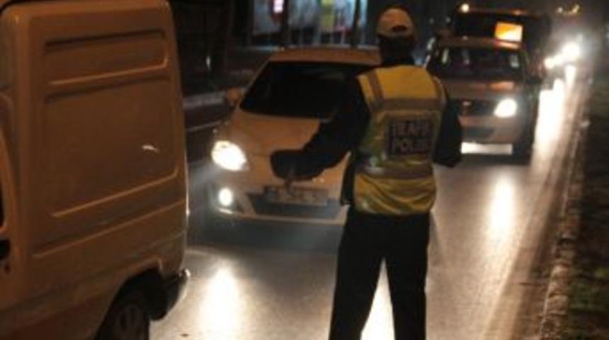 S&uuml;r&uuml;c&uuml;ler Yeni Yıla Tedbirli Girdi