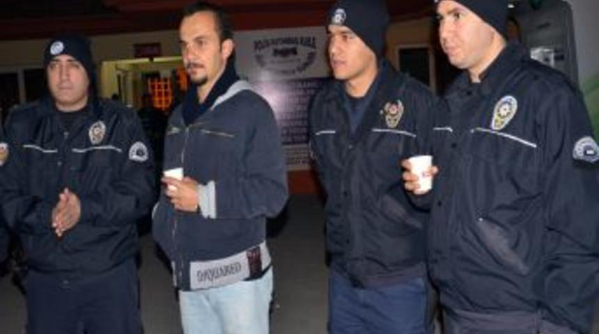 Emniyet M&uuml;d&uuml;r&uuml;nden G&ouml;reve &Ccedil;ıkan Polislere Salep Ikramı