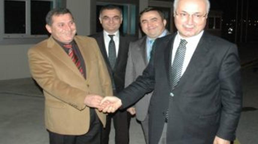 Vali Daş&ouml;z, Yeni Yılı Ve Doğum G&uuml;n&uuml;n&uuml; Karakolda Kutladı