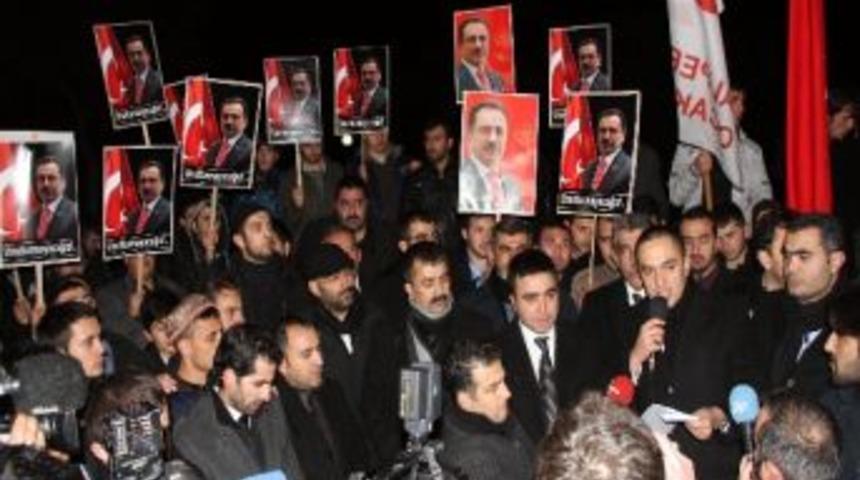 Alperenler, Muhsin Yazıcıoğlu İ&ccedil;in Eylem Yaptı