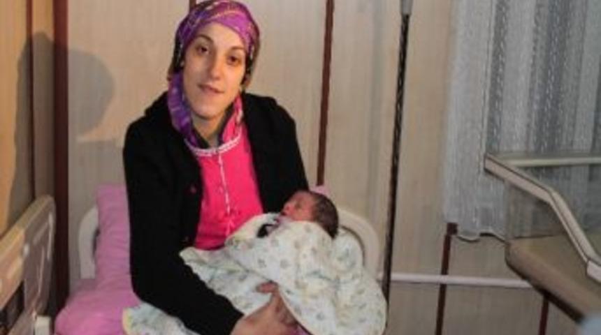 Konya'da Yeni Yılın İlk Bebeğine "alperen" Adı Konuldu