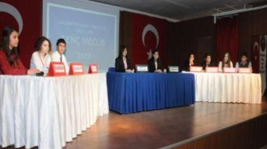 'gkv Gen&ccedil; Meclis Kabinesi' Yeni Yasa Tasarılarını Hazırladı