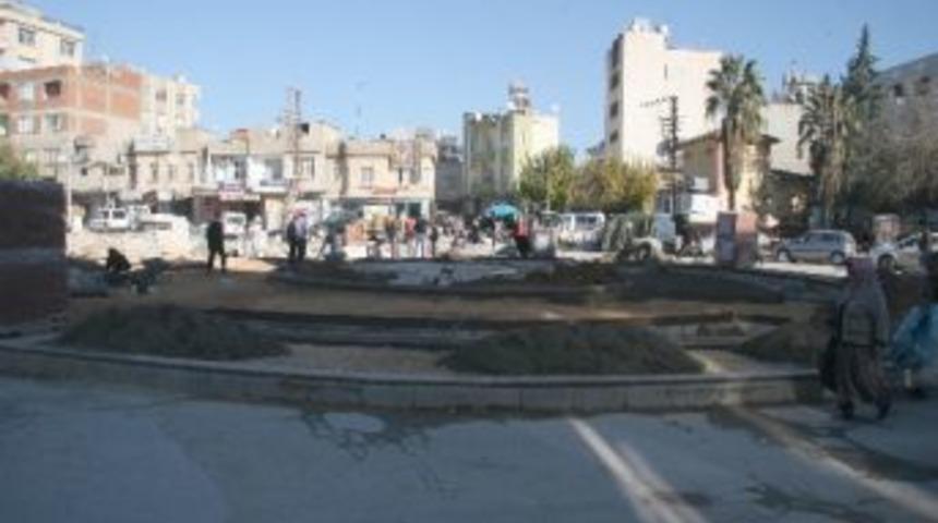 Adnan Menderes Parkı Mevkiindeki Kavşak &Ccedil;alışması S&uuml;r&uuml;yor