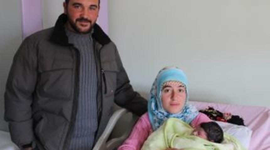 Niğde&rsquo;de Yeni Yılın İlk Bebeği Erkek Oldu