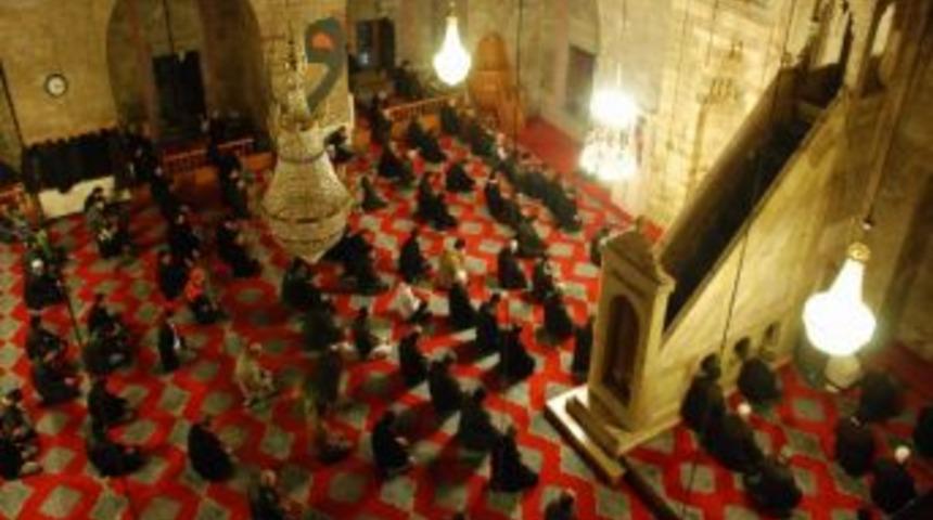 Ahmet Arvasi Dualarla Yad Edildi