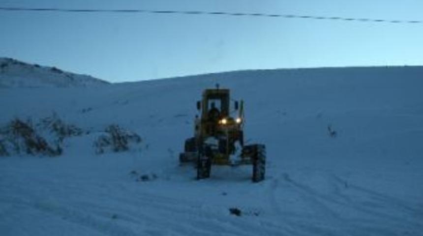 Iğdır'da Karla M&uuml;cadele &Ccedil;alışması