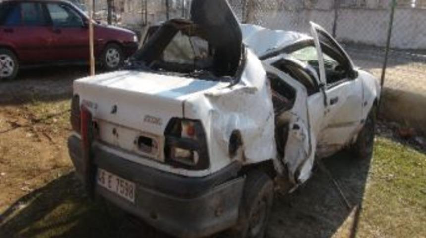 Kahramanmaraş'ta Trafik Kazası: 2 &Ouml;l&uuml;, 3 Yaralı