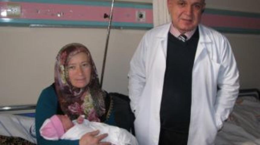 Sorgun'da 2013'&uuml;n İlk Bebekleri D&uuml;nyaya Geldi