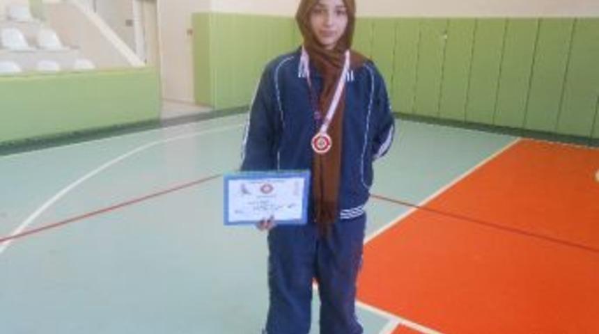 Gemlik Anadolu İhl &Ouml;ğrencisi Judocu T&uuml;rkiye Şampiyonu Oldu