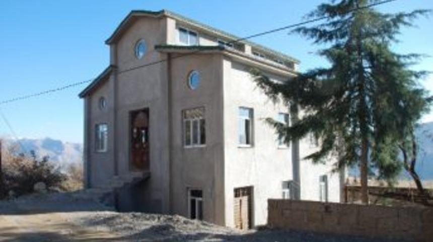 Sincik'te Eksikleri Bulunan Cami Yardım Bekliyor