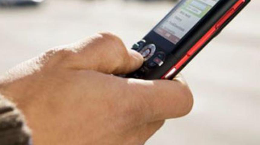 &Ouml;ld&uuml;rd&uuml;ğ&uuml; arkadaşının eşine mesaj attı