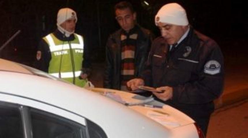 Yılbaşı Gecesi S&uuml;r&uuml;c&uuml;lere Alkol Kontrol&uuml;