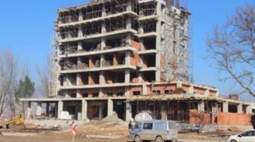 &Ccedil;an Belediyesi Termal Oteli Y&uuml;kseliyor