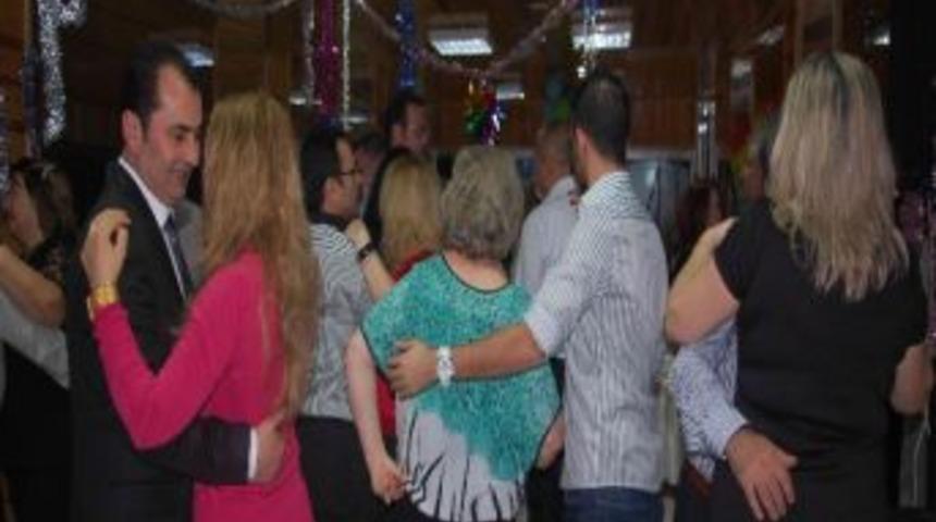 Yılbaşı Simavlı İşletmecilerin Y&uuml;z&uuml;n&uuml; G&uuml;ld&uuml;rd&uuml;