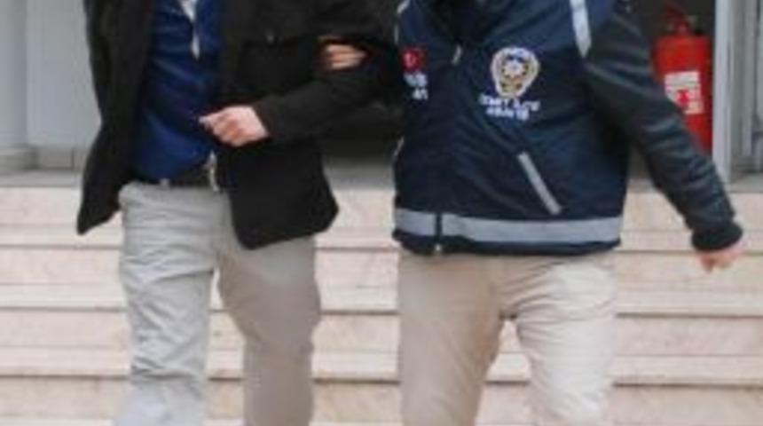 Kavga Ettiği Şahsı Sırtından Bı&ccedil;akladı