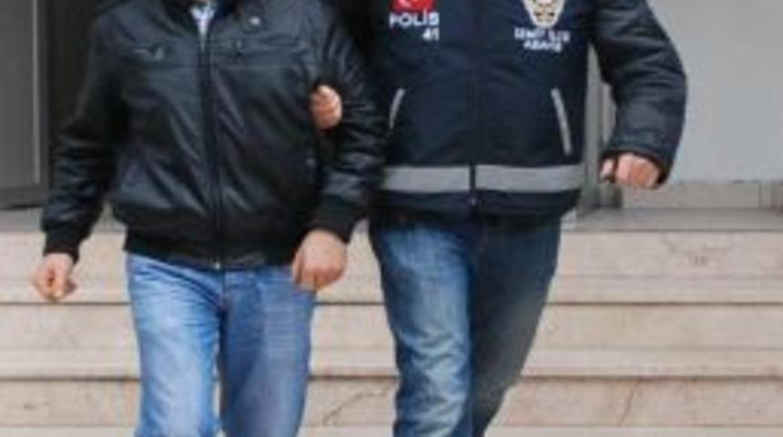 Y&uuml;r&uuml;yen Merdivende Taciz İddiası