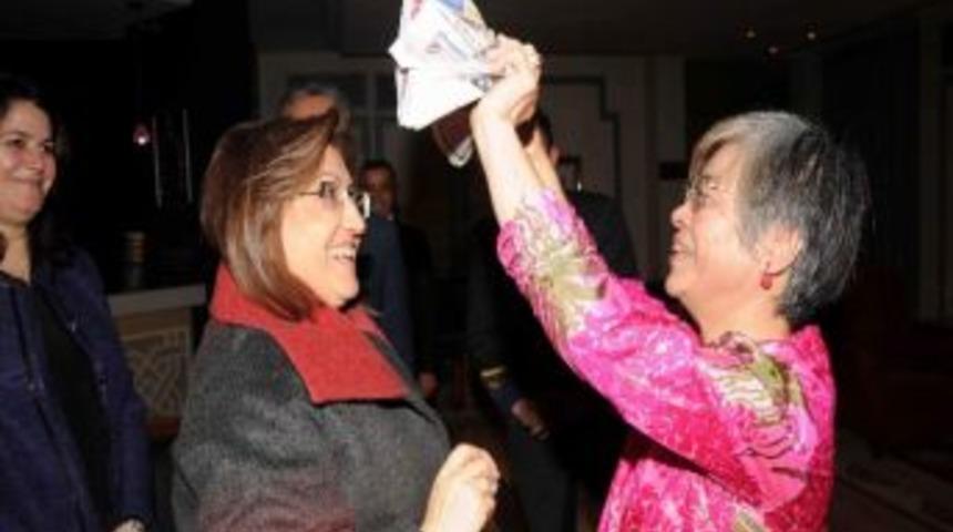 Japon Turistten Bakan Şahin&rsquo;e Yeni Yıl Hediyesi