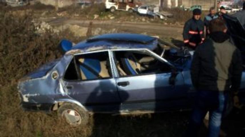 Otomobil Takla Attı: 4 Yaralı