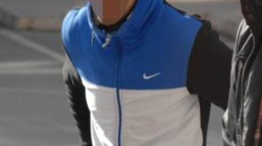 &Ccedil;aldıkları Kabloları Yakarken Yakalandılar