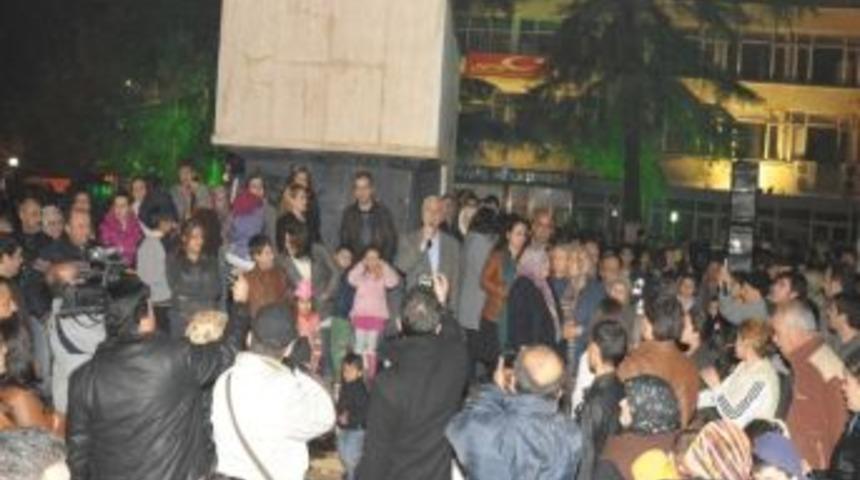 &Ouml;demiş Belediyesi Yeni Yıla Hizmet Binasını Yıkarak Girdi