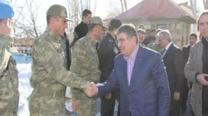 Bakan Şahin&rsquo;den Başkale&rsquo;ye Ziyaret