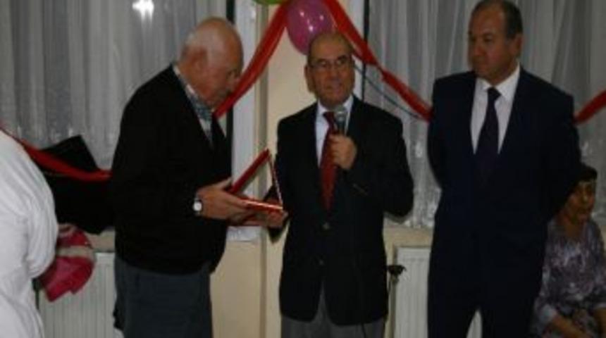 &Ccedil;orlu Huzurevi Sakinleri 2013&rsquo;e Merhaba Dedi