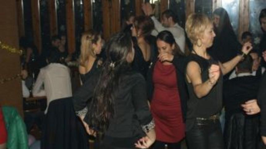 Sapanca Koru Cafe-bar'da Yılbaşı Coşkusu