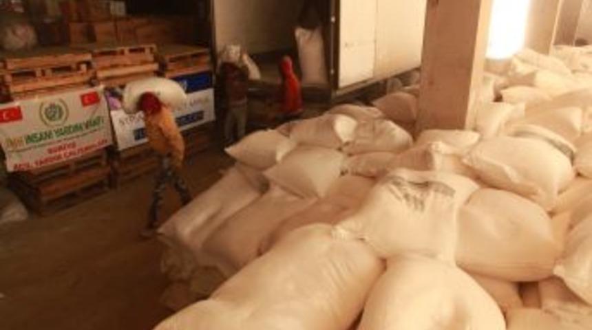 Suriye&rsquo;ye 160 Ton Un G&ouml;nderildi